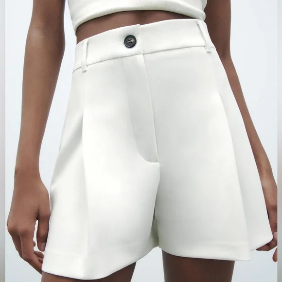 Zara Pleated Shorts - Picture 4 of 10